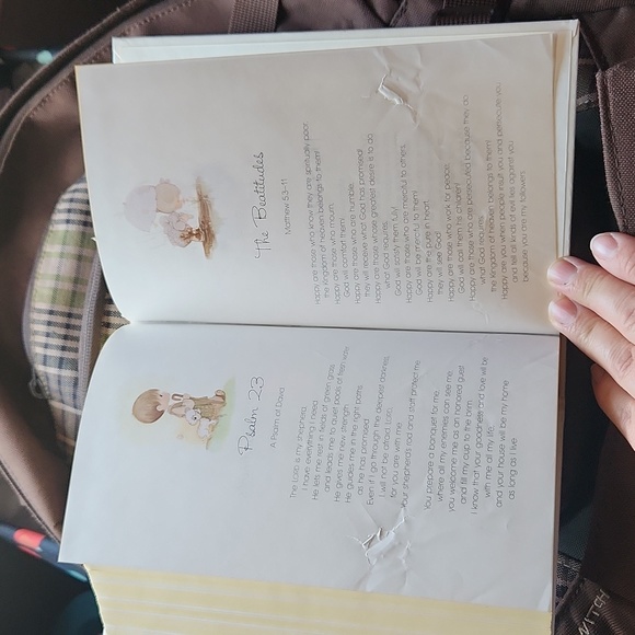 Precious Moments Bible 1978 - Picture 15 of 16